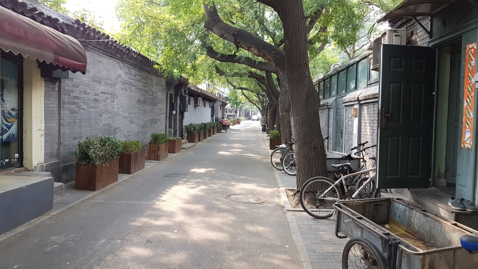 Nanluoguxiang hutong street Beijing Rose Story filming location Liu Yifei
