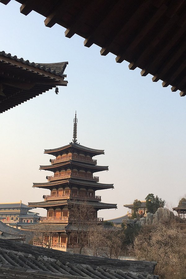 Tang-dynasty style pagoda and tiled roofs at the Xiangyang Tang City film and television base, Hubei