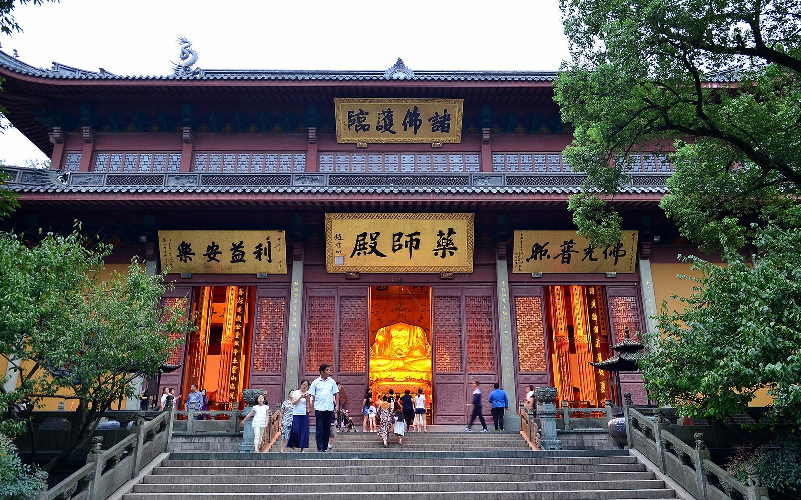 The Medicine Buddha Hall of Lingyin Temple in Hangzhou, one of the oldest Buddhist temples in China