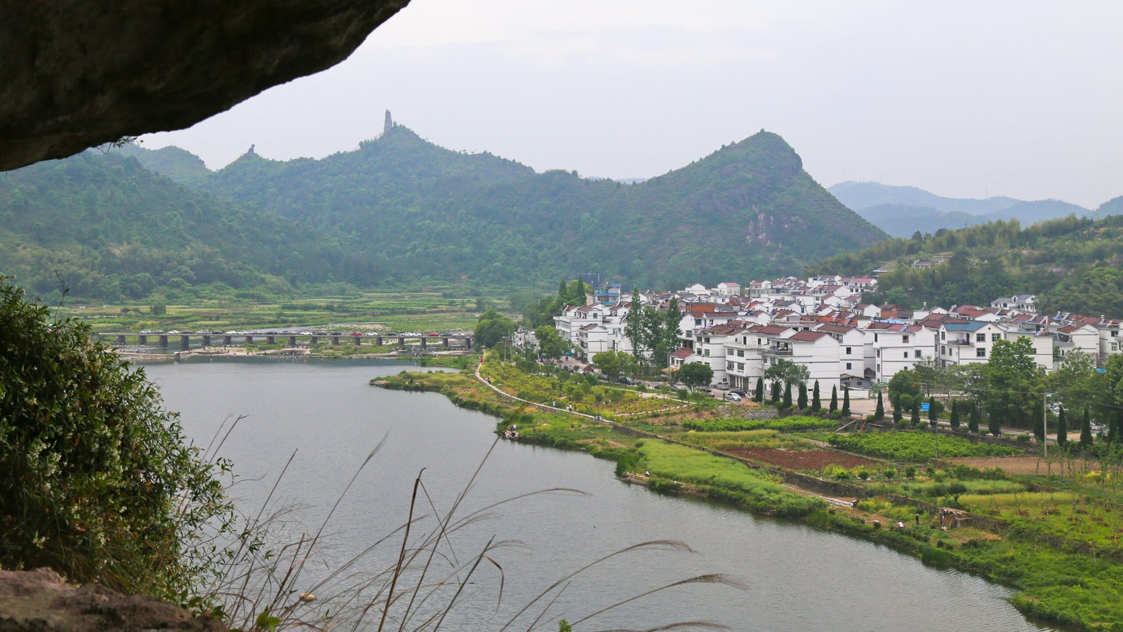 Jinyun Xiandu scenic area Little Red Cliff filming location Lost You Forever Zhejiang