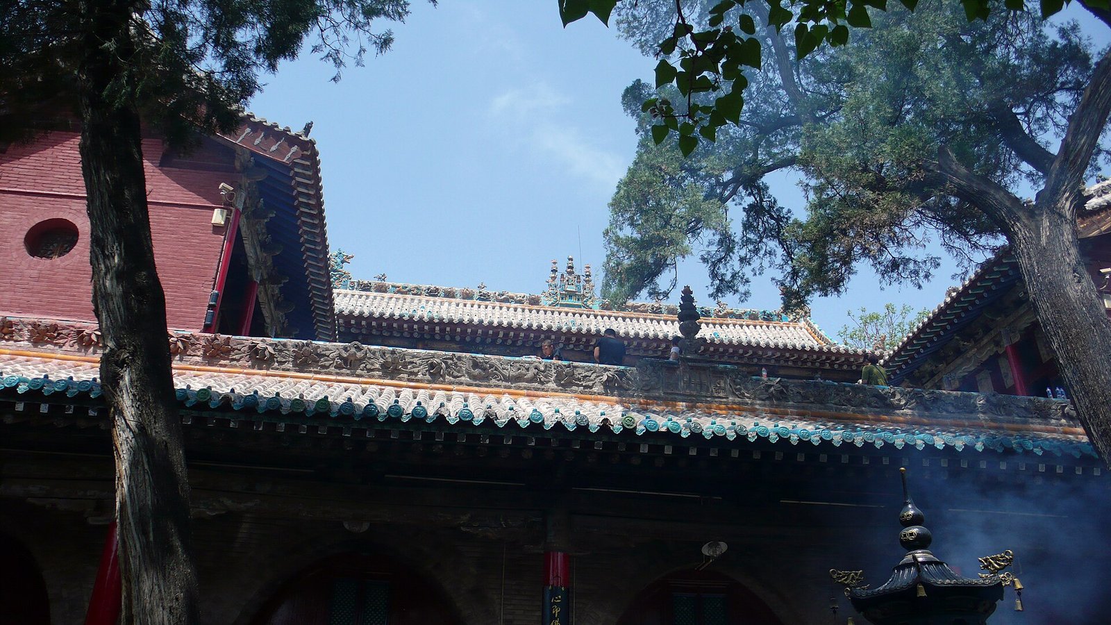 Looking up at the upper courtyard of Xiaoxitian